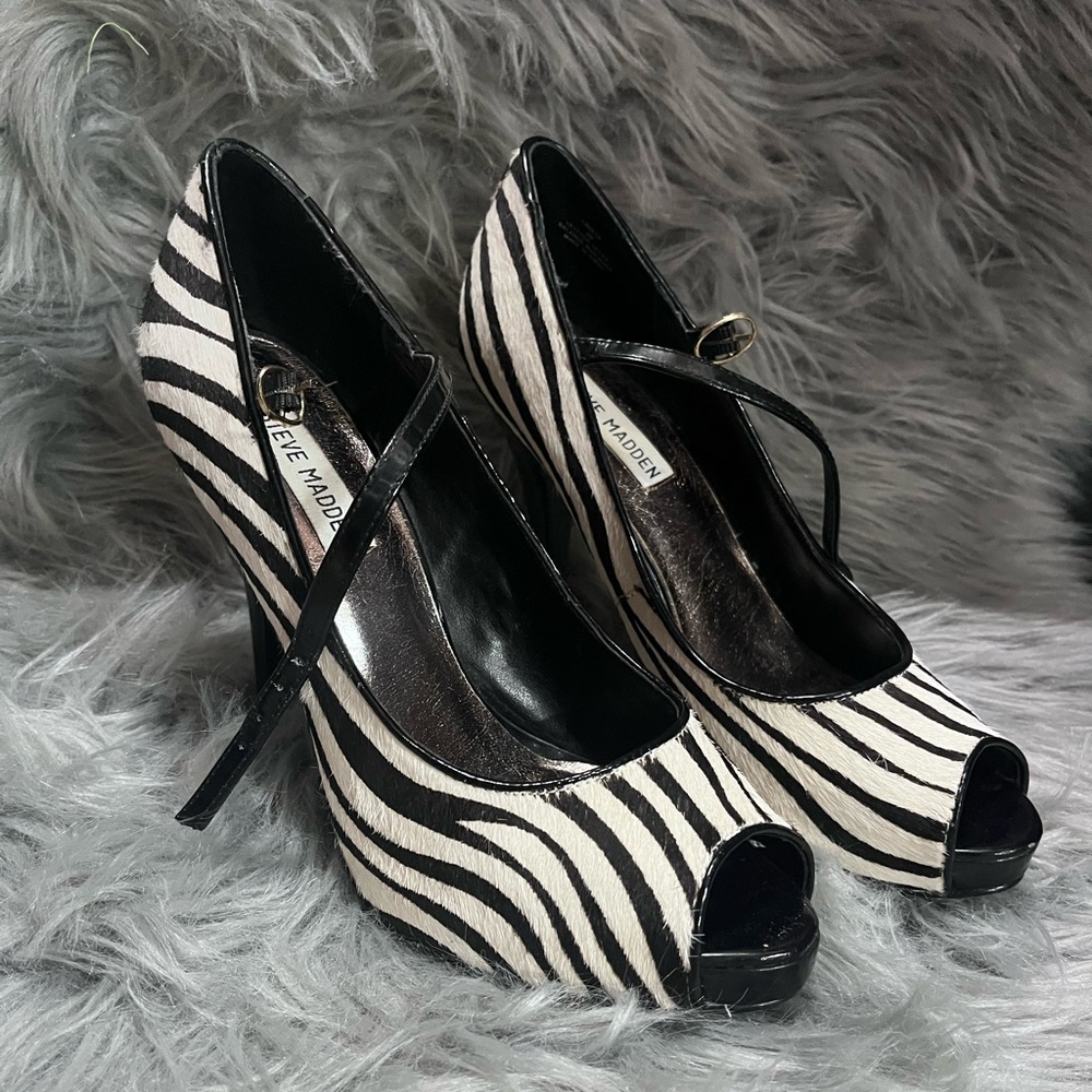 Steve Madden size 9 faux fur zebra heels